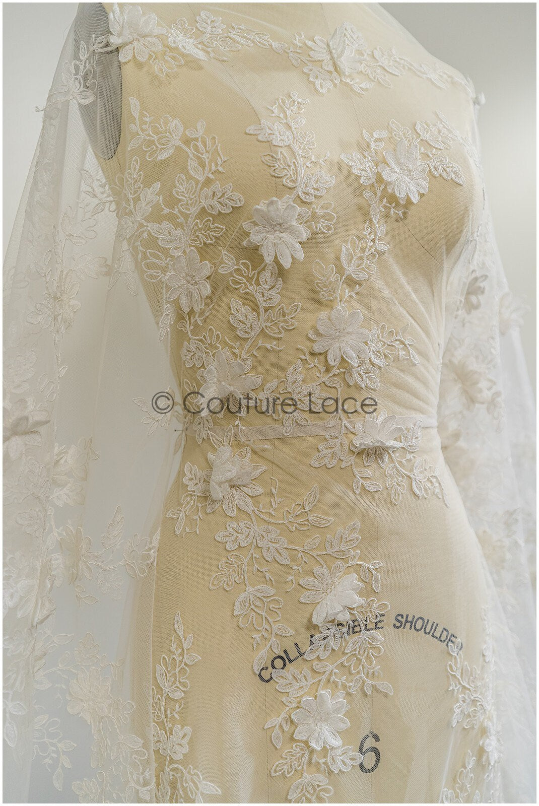 3D Blumen Spitzenstoff Off-White/ Braut Spitzenstoff/ romantischer Spitzenstoff mit 3D Blumen/ Hochzeit Spitzenstoff// L21-059