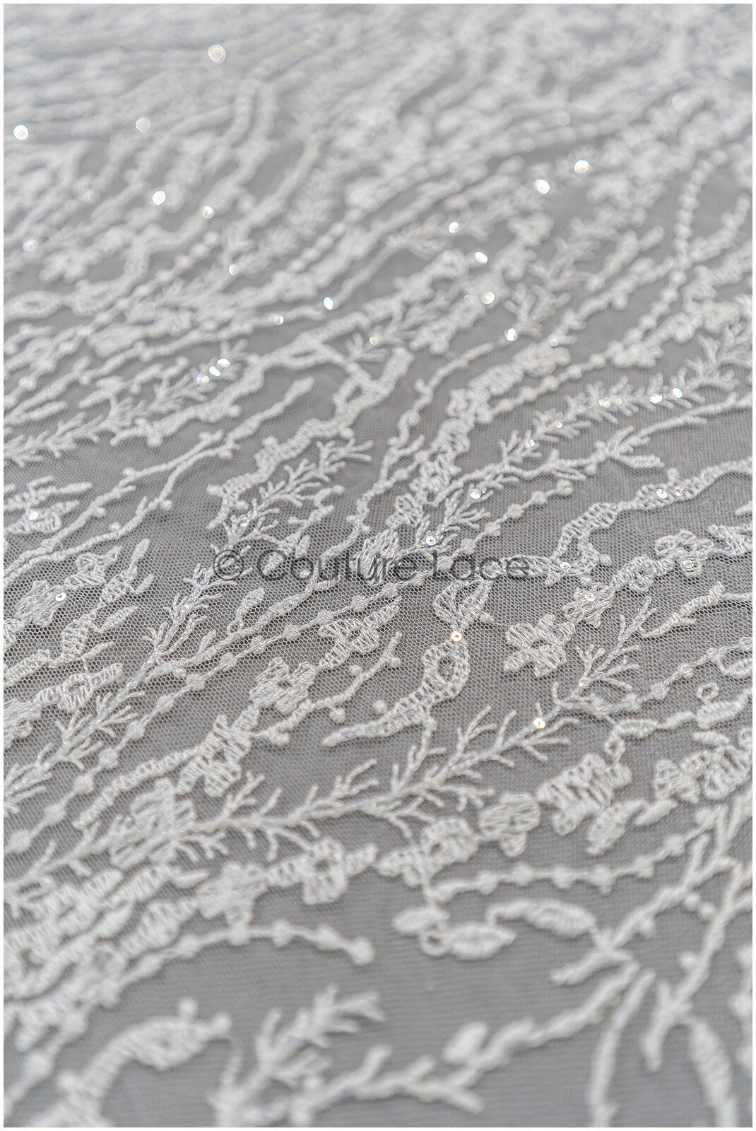 Wellenmuster Brautspitze Stoff/ Braut Spitzenstoff Off-White/ geometrisches Muster/ Spitzenstoff mit Blumen// L20-024N
