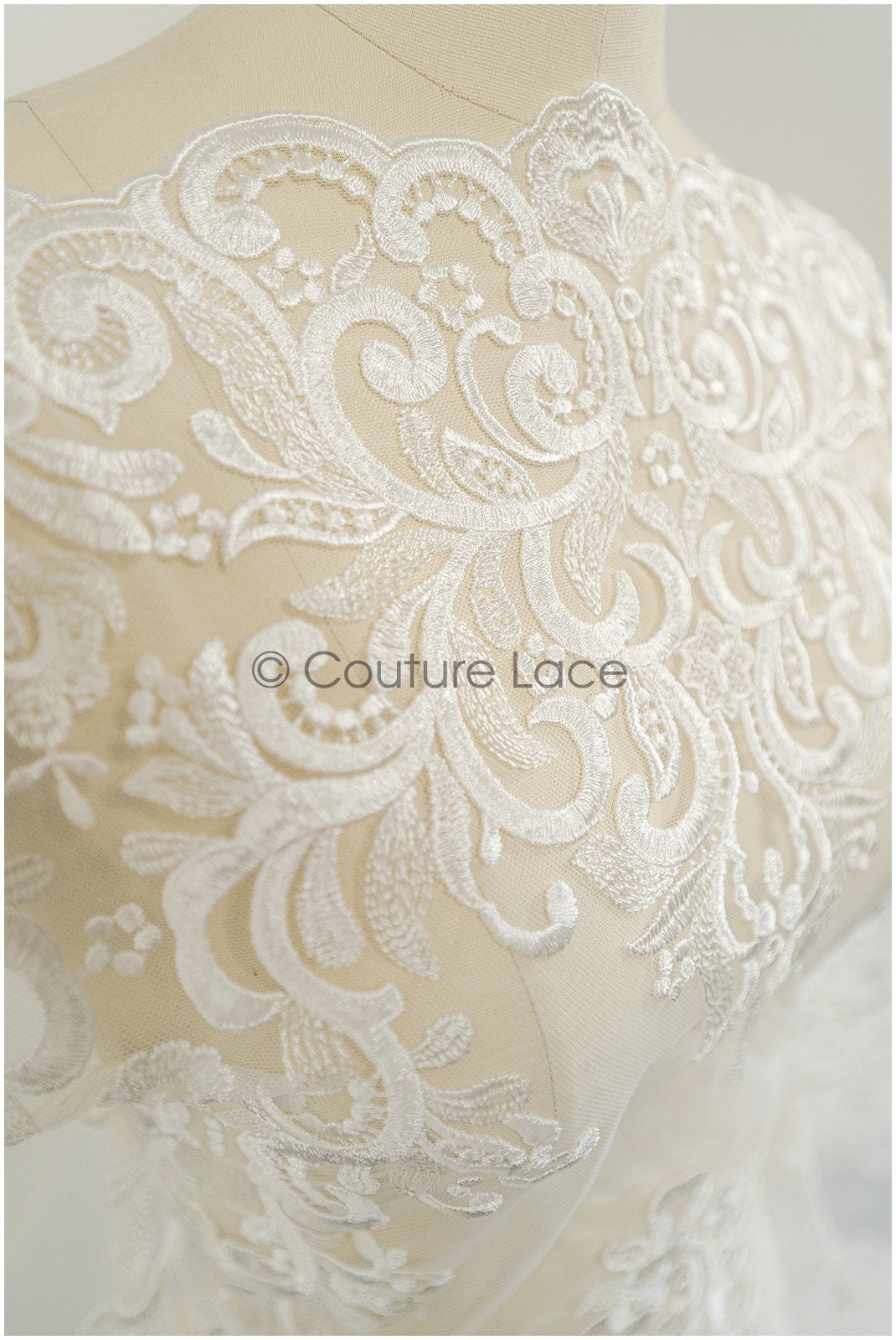 Schwerer bestickter Spitzenstoff/ Brautspitze Off-White/ verschnörkelte Spitze/ Hochzeitskleid Spitze/ Hochzeitsspitze// L21-169B
