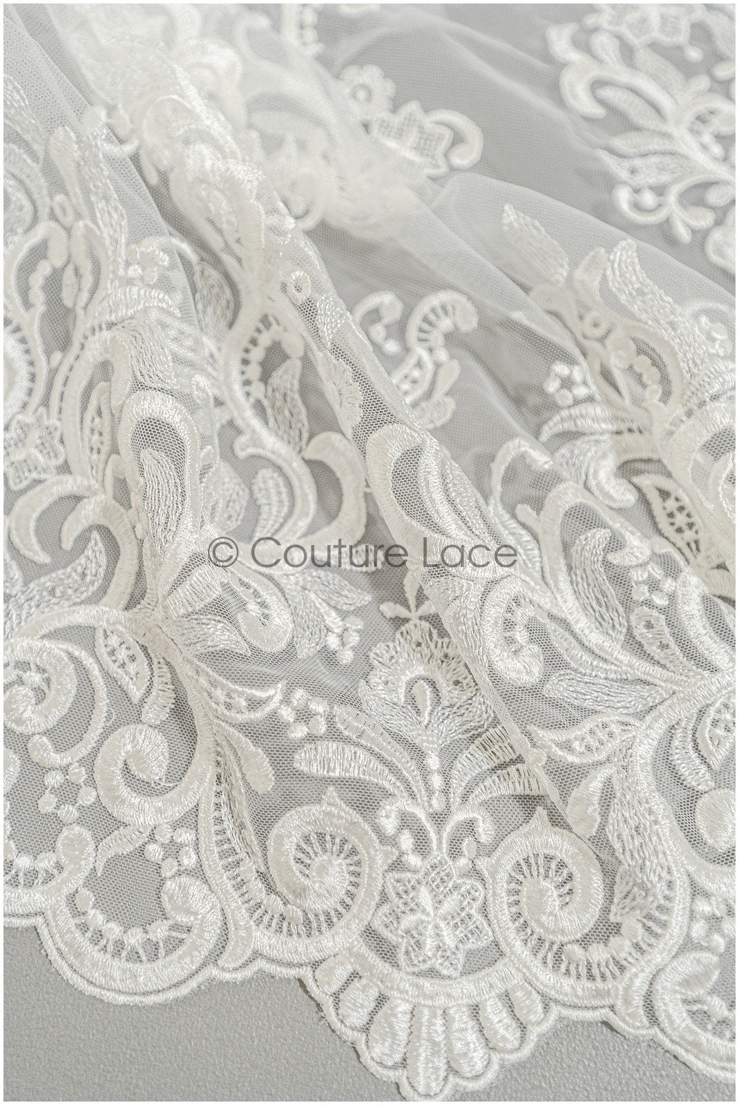 Schwerer bestickter Spitzenstoff/ Brautspitze Off-White/ verschnörkelte Spitze/ Hochzeitskleid Spitze/ Hochzeitsspitze// L21-169B