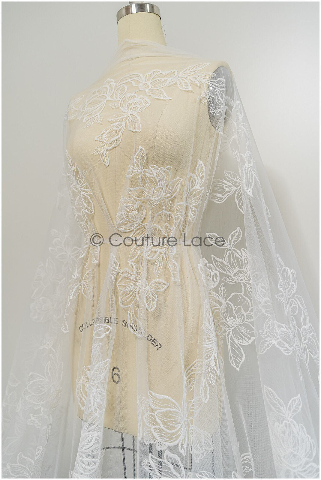 Magnolien Spitzenstoff Off-White/ bestickte Blütenspitze/ Hochzeitskleid Spitze/ weicher Magnolien Spitzenstoff/ Braut Spitzenstoff// L21-045