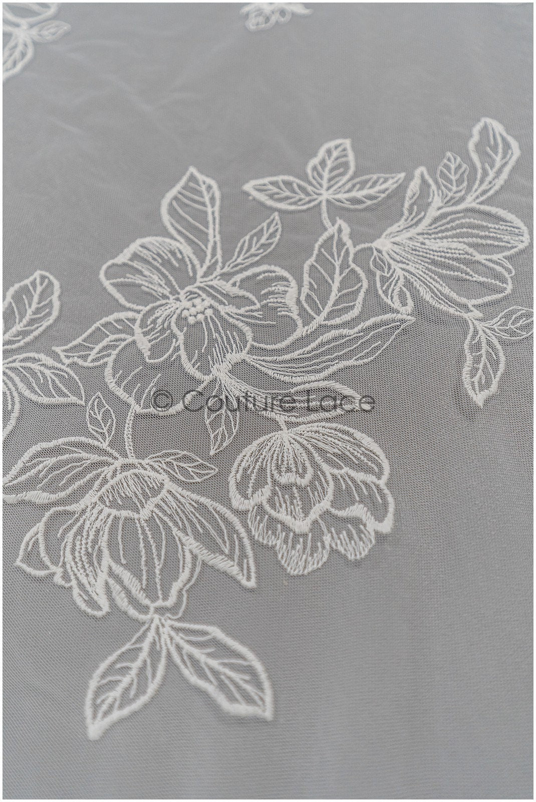 Magnolien Spitzenstoff Off-White/ bestickte Blütenspitze/ Hochzeitskleid Spitze/ weicher Magnolien Spitzenstoff/ Braut Spitzenstoff// L21-045