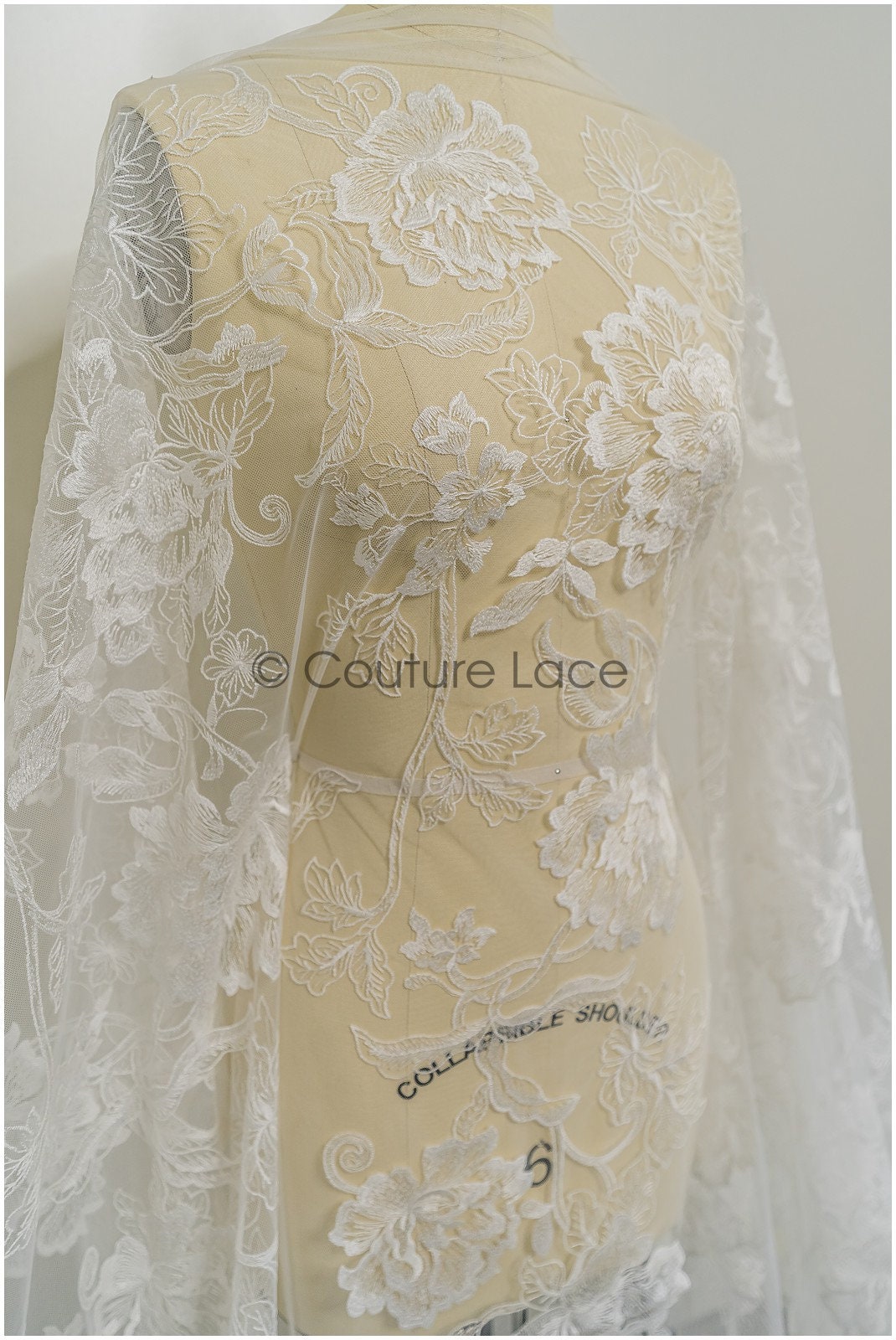 Romantischer Blumen Spitzenstoff/ bestickte Blumenspitze Off-White/ Hochzeitskleid Spitze/ Rosen Spitzenstoff/ Braut Spitze// L21-029N