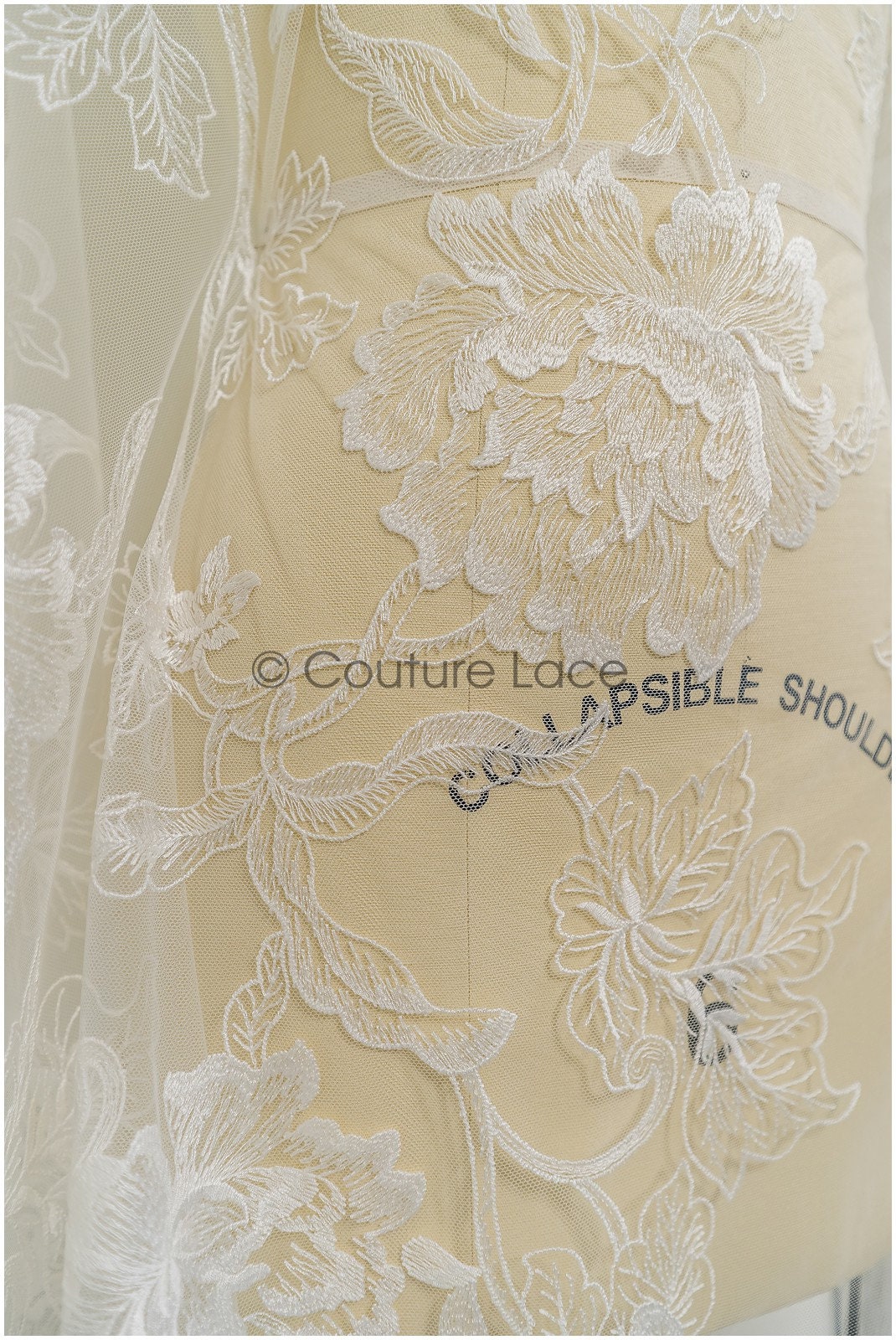 Romantischer Blumen Spitzenstoff/ bestickte Blumenspitze Off-White/ Hochzeitskleid Spitze/ Rosen Spitzenstoff/ Braut Spitze// L21-029N