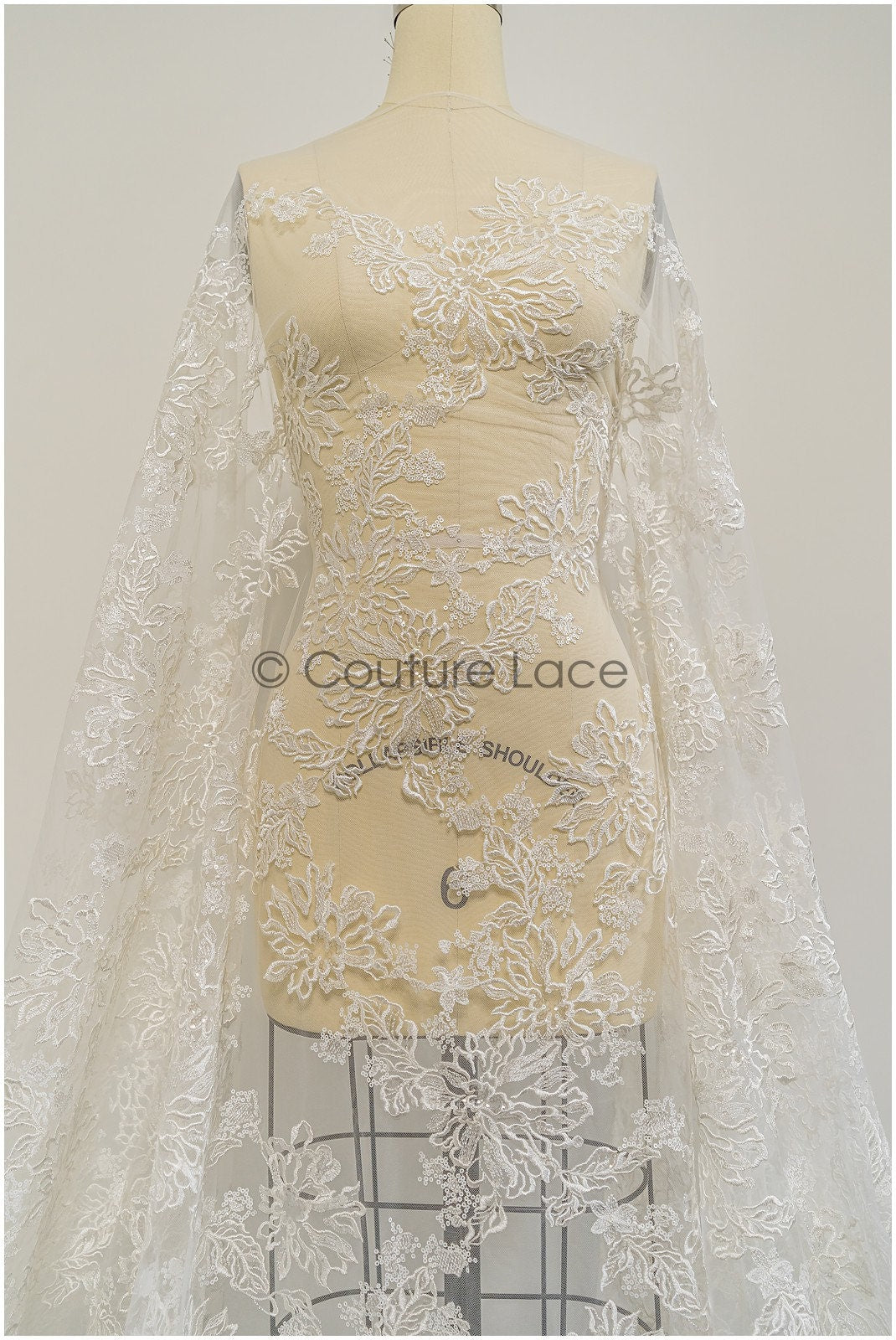 Romantischer Blumen Spitzenstoff/ bestickte Blumenspitze Off-White/ Hochzeitskleid Spitze/ Rosen Spitzenstoff/ Braut Spitze// L21-031N