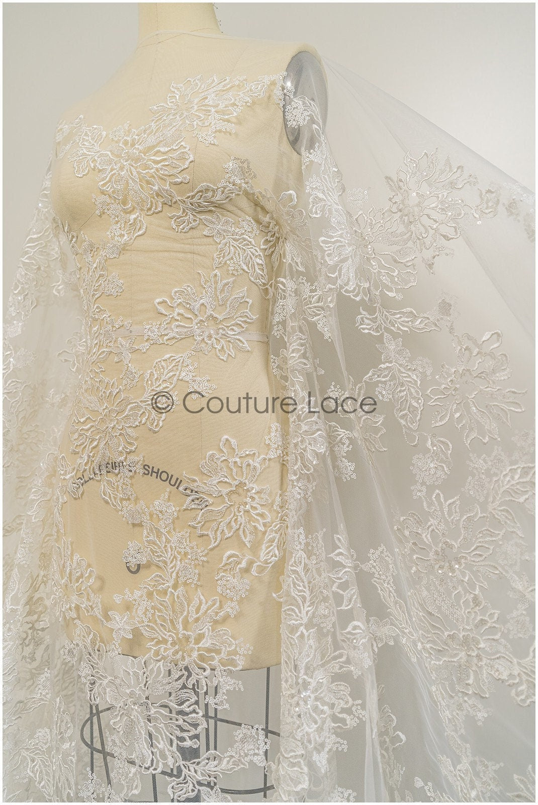 Romantischer Blumen Spitzenstoff/ bestickte Blumenspitze Off-White/ Hochzeitskleid Spitze/ Rosen Spitzenstoff/ Braut Spitze// L21-031N