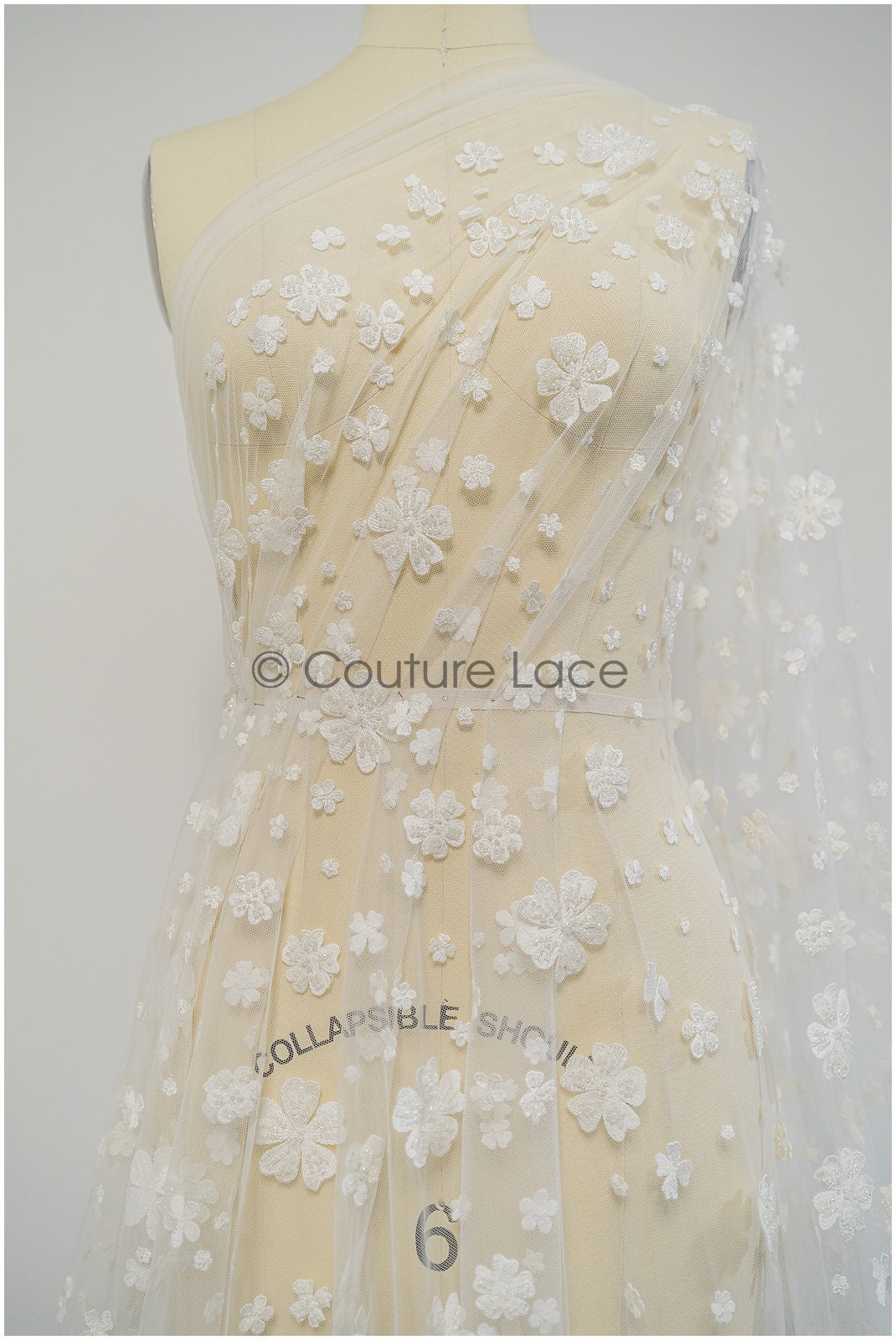 Perlen Brautspitzenstoff mit Blumen/ perlengeflochtener Spitzenstoff/ Braut Spitzenstoff mit kleinen Blumen// L21-126