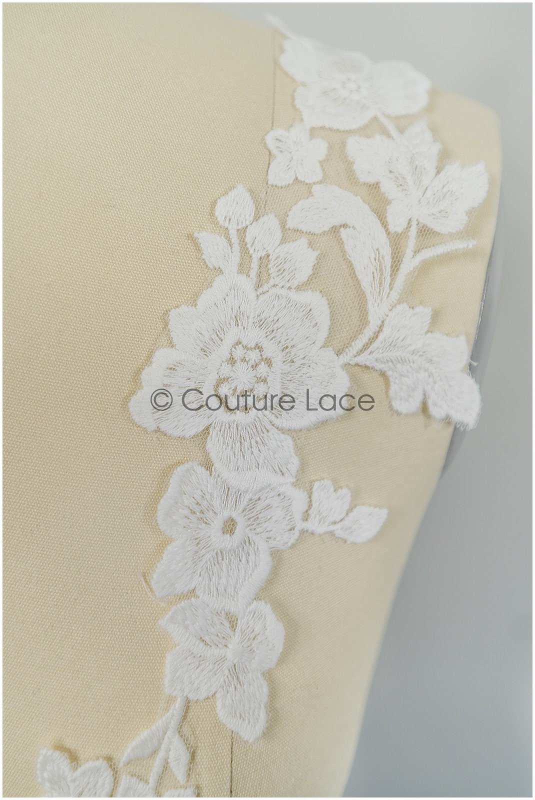 Floral lace trim off-white/ bridal lace trim/ embroidered lace trim/ elegant bridal lace/ floral lace// T21-145