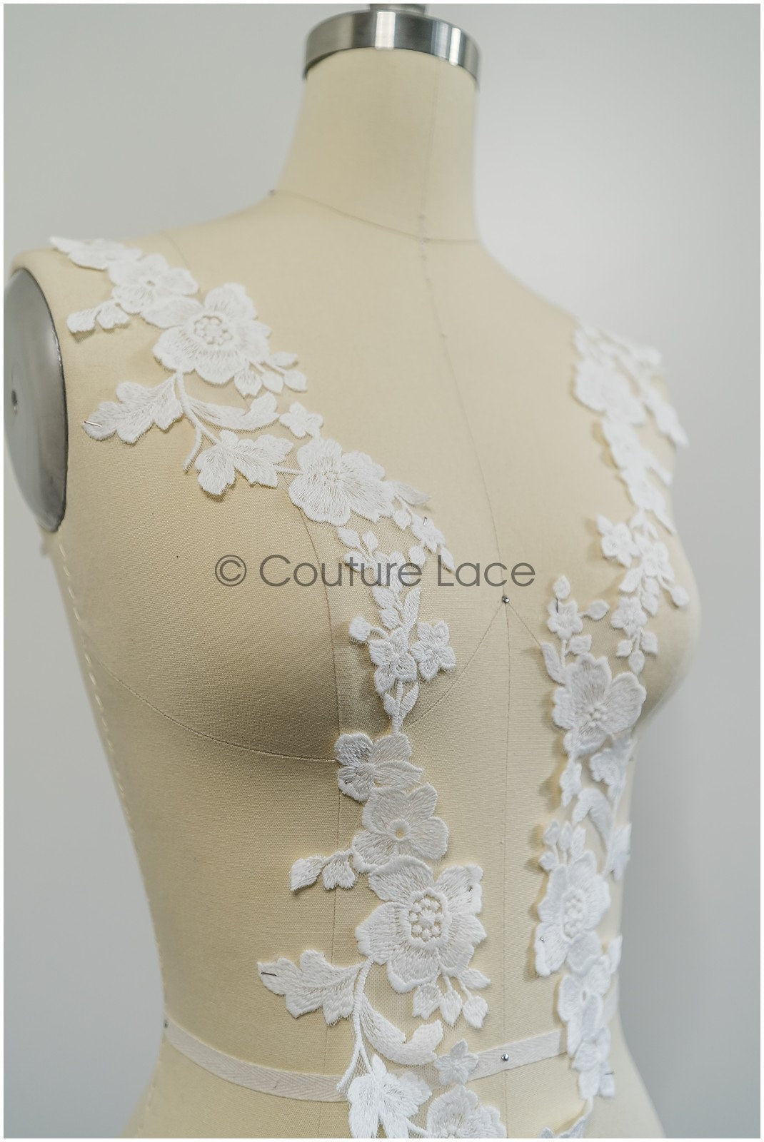 Floral lace trim off-white/ bridal lace trim/ embroidered lace trim/ elegant bridal lace/ floral lace// T21-145