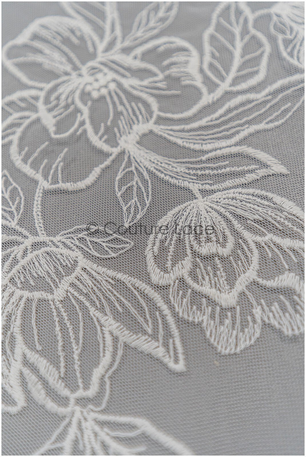 Magnolien Spitzenstoff Off-White/ bestickte Blütenspitze/ Hochzeitskleid Spitze/ weicher Magnolien Spitzenstoff/ Braut Spitzenstoff// L21-045