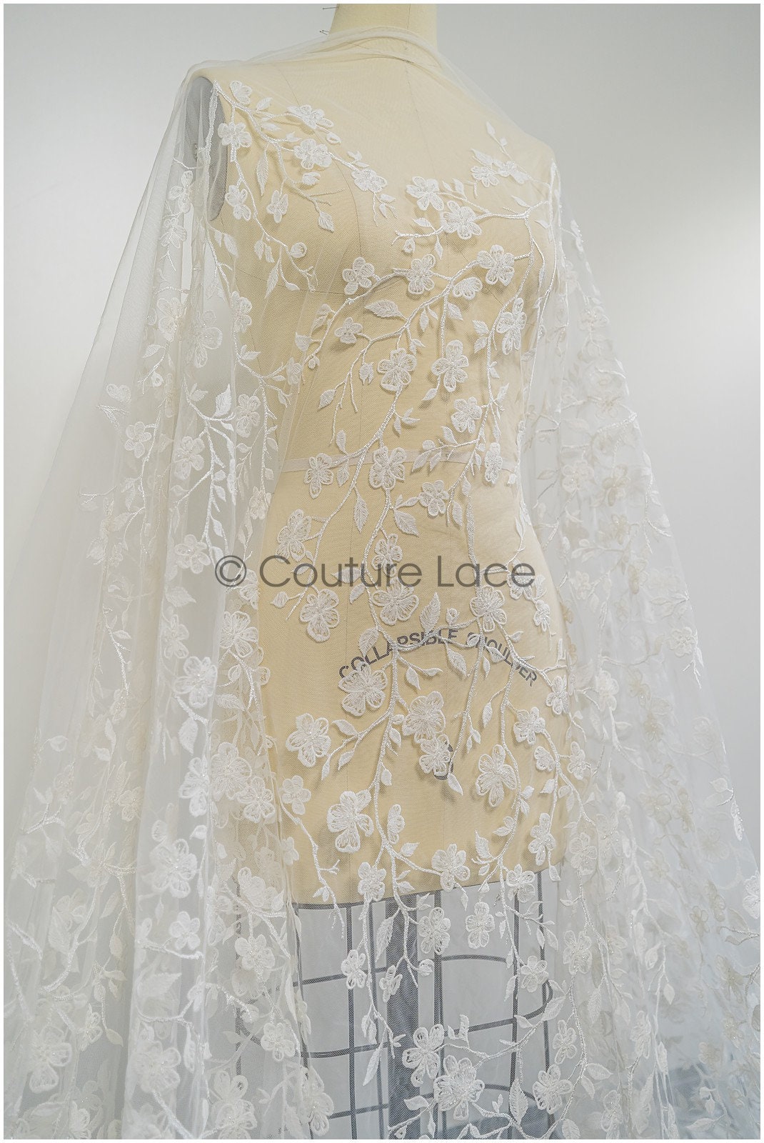 Blüten Spitzenstoff Off-White/ Brautspitze mit Perlen/ Blüten Brautspitze/ Braut Spitze// L21-119