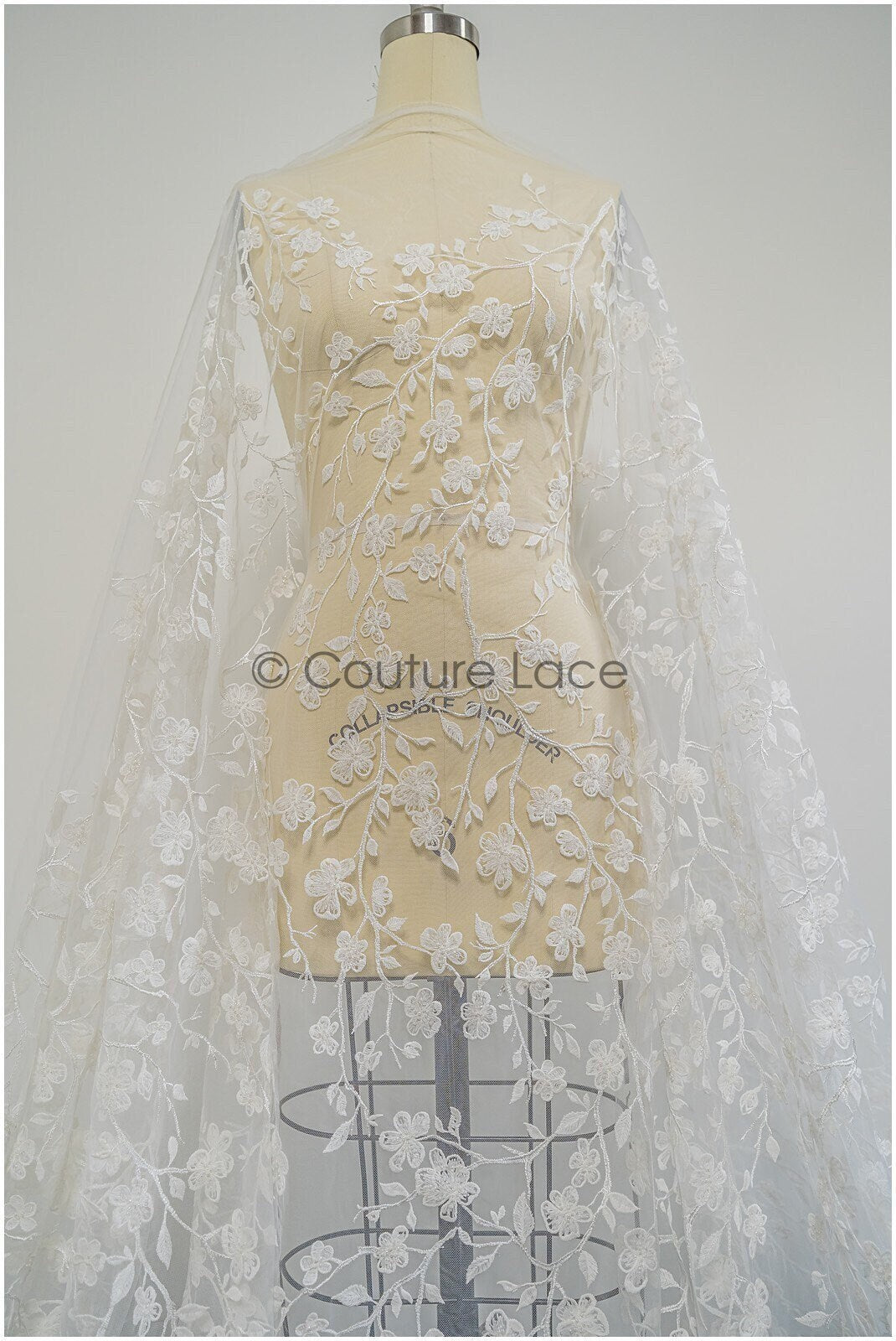 Blüten Spitzenstoff Off-White/ Brautspitze mit Perlen/ Blüten Brautspitze/ Braut Spitze// L21-119
