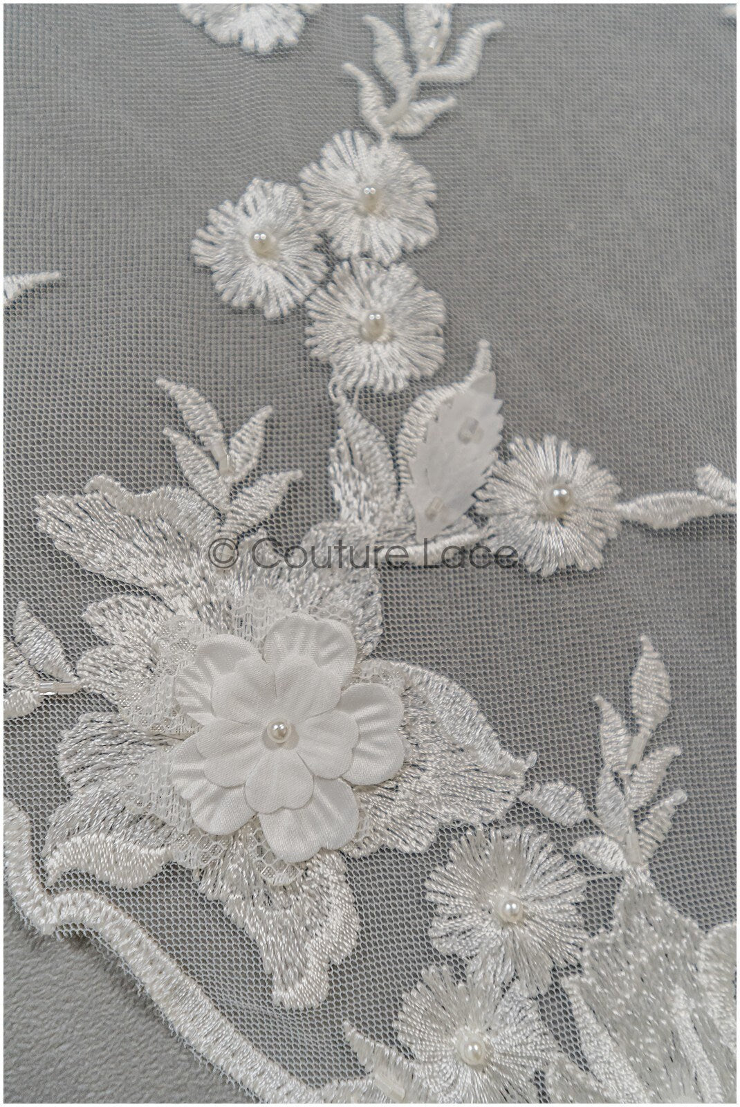 3D Blumen Spitze Off-White/ Braut Spitzen Stoff mit 3D Blumen/ weiche romantische Spitze/ Braut Spitzen Stoff mit Perlen// L21-171B