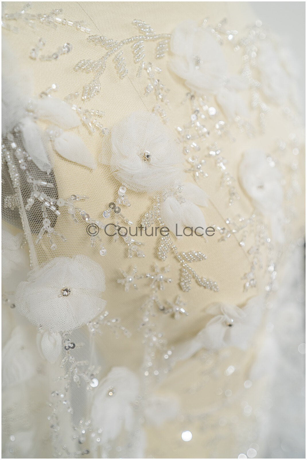 3D Blumen Spitzenstoff Off-White/ Braut Spitzenstoff/ romantische Spitze mit 3D Blumen & Perlen/ Hochzeit Spitzenstoff// L21-133N