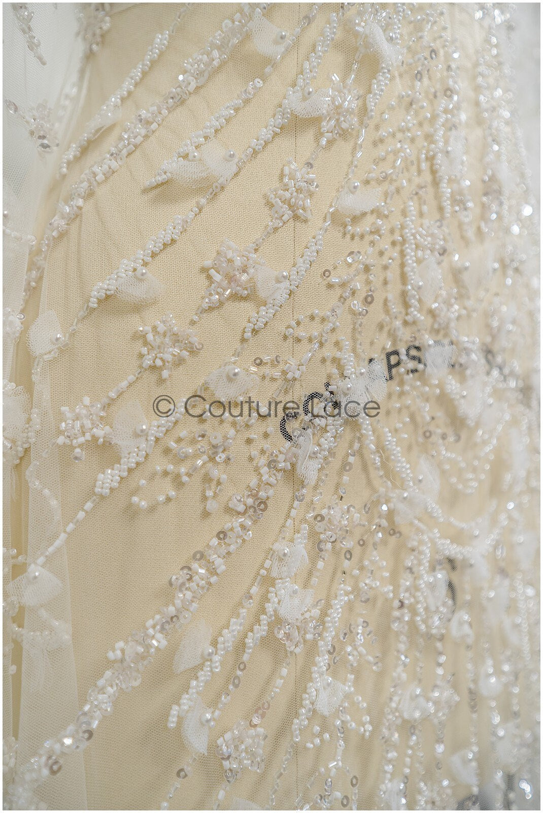 Handperlen Brautspitze Off-White/ Perlen Braut Spitze/ Couture Brautspitzenstoff mit Perlen/ Designer Couture Spitze// L21-191