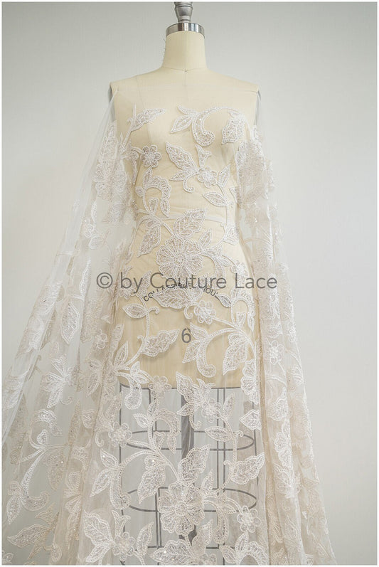 Spitzenstoff mit floralem Muster/ Designer Couture Spitze Off-White/ Spitzenstoff mit Perlen & Pailletten// L20-013