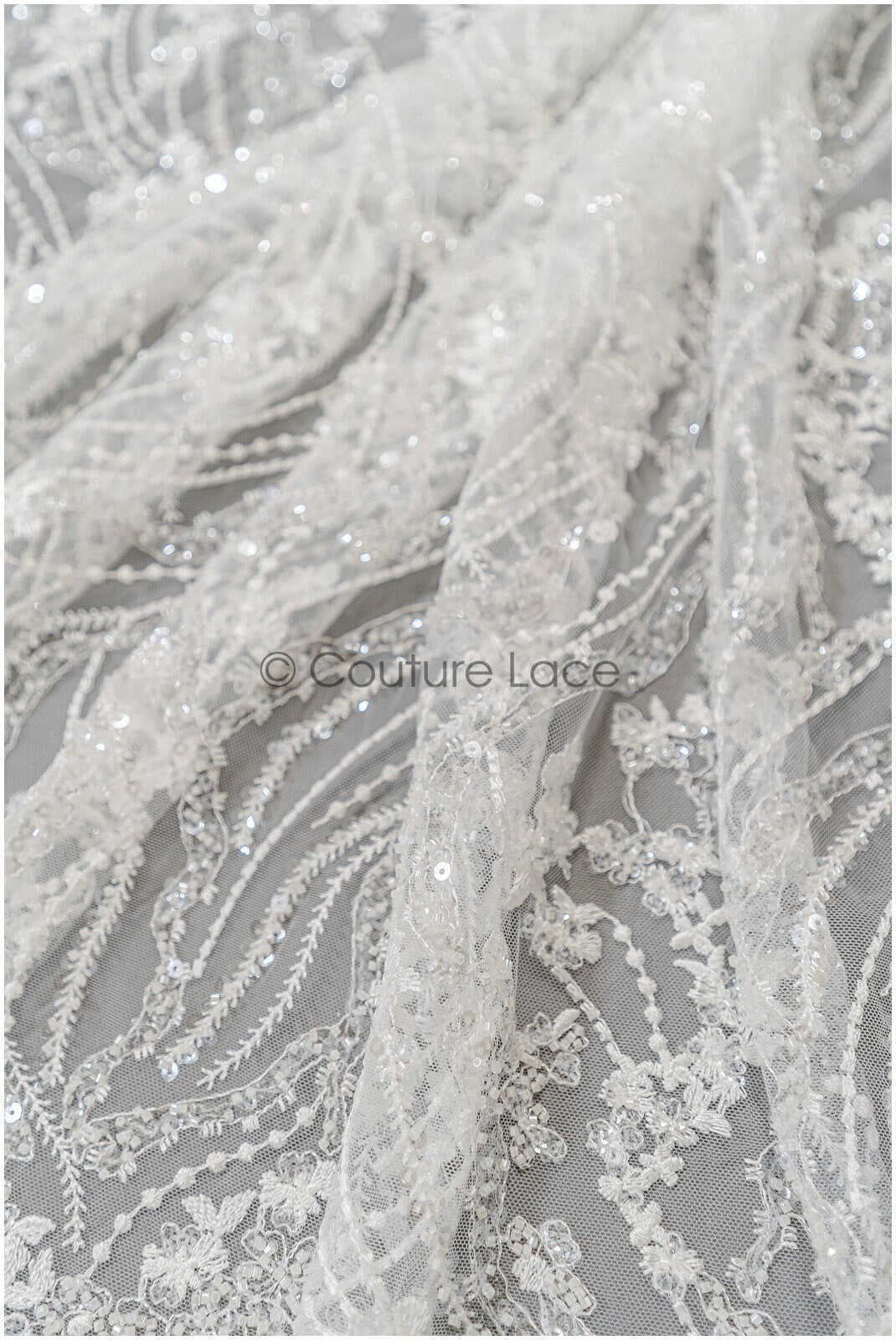 Perlen gestreifter gewellter Spitzenstoff/ Brautspitze Off-White/ Hochzeitskleid Spitze mit Perlen & Pailletten/ Braut Spitzenstoff// L19-309