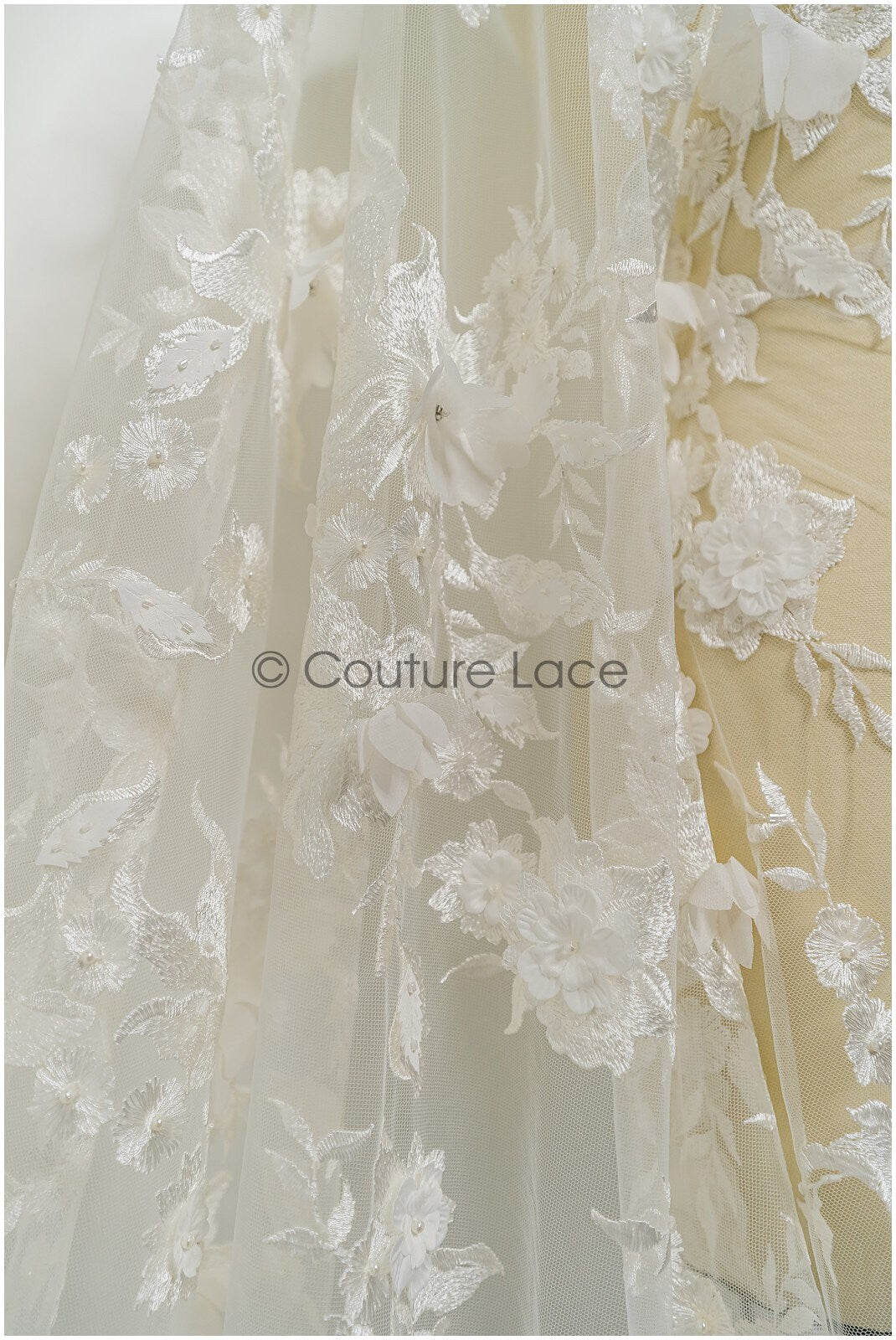 3D Blumen Spitze Off-White/ Braut Spitzen Stoff mit 3D Blumen/ weiche romantische Spitze/ Braut Spitzen Stoff mit Perlen// L21-171B