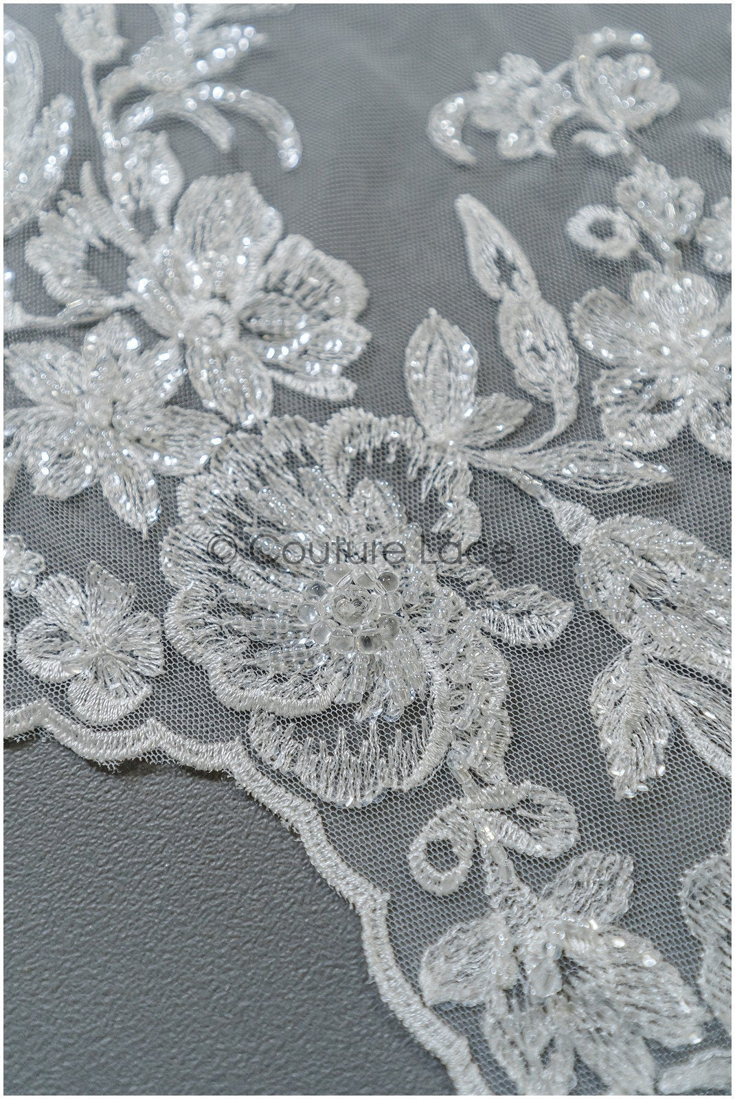 Perlen Spitzenstoff mit Blumenmuster/ Spitzenstoff mit Perlen und Pailletten/ handgemachte Spitze für Brautkleid// L21-092B