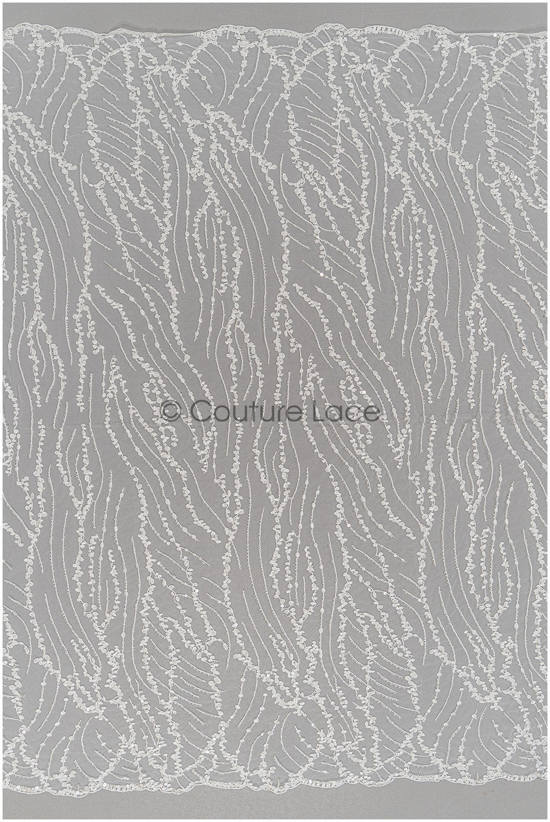 Elegante Wellen-Punkt Spitze mit Pailletten für ein glamouröses Brautkleid // L21-105B