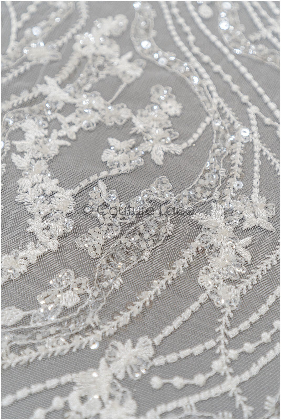Perlen gestreifter gewellter Spitzenstoff/ Brautspitze Off-White/ Hochzeitskleid Spitze mit Perlen & Pailletten/ Braut Spitzenstoff// L19-309