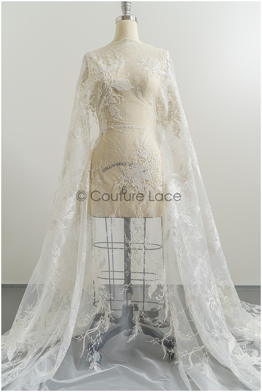 Romantischer floraler Spitzenstoff Off-White/ Braut Spitzenstoff mit Blumen/ romantischer Spitzenstoff// L21-123B