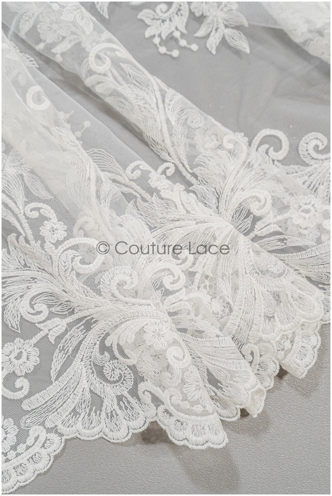Weicher Braut Spitzenstoff Off-White/ royaler Spitzenstoff für Brautkleid/ Ornament Spitzenstoff// L21-073