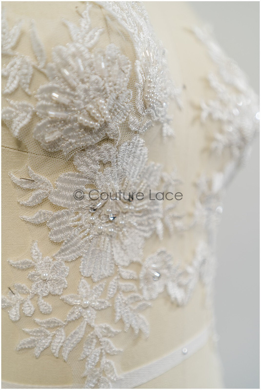 Perlen Applikation für Brautkleid, Blumenspitze Aufnäher, bestickte Spitzenapplikation, Brautapplikation// A21-227