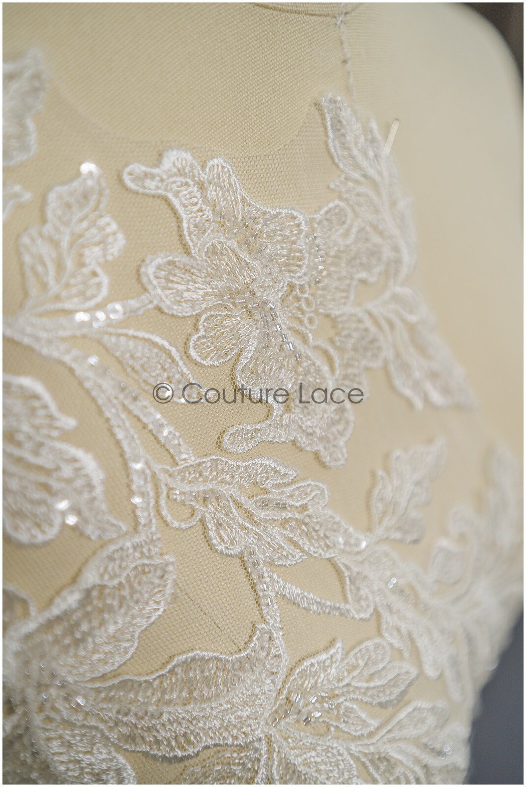 Perlen Applikation für Brautkleid, Blumenspitze Aufnäher, bestickte Spitzenapplikation, Brautapplikation// A21-223