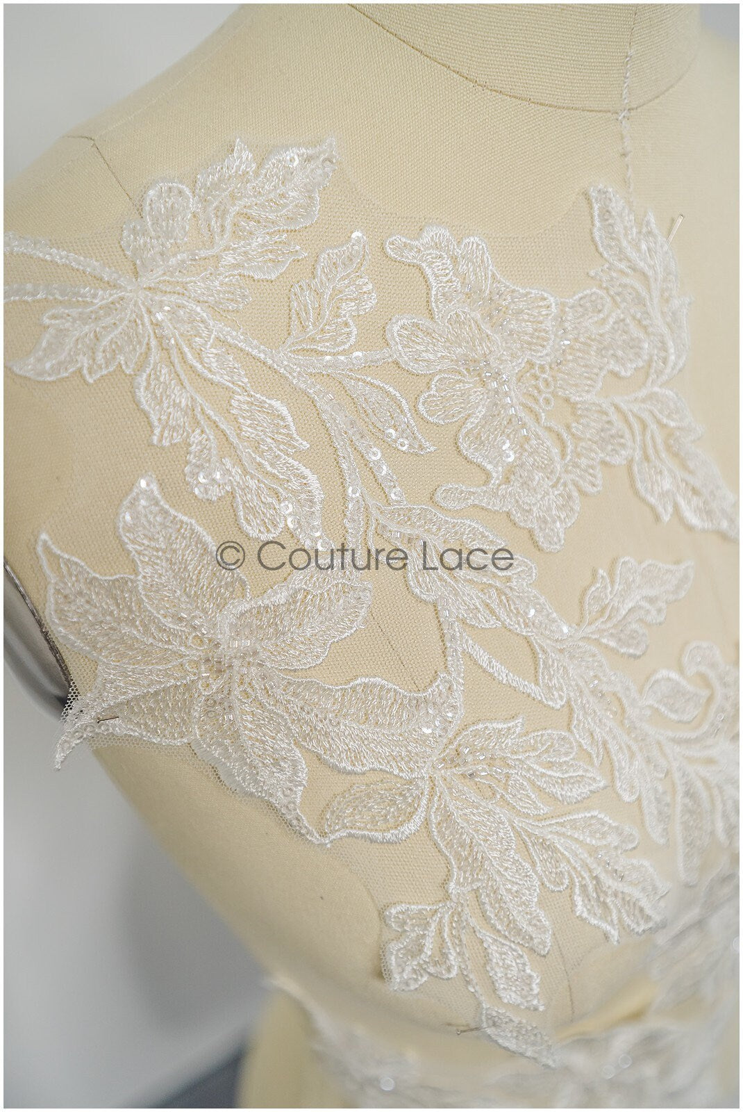 Perlen Applikation für Brautkleid, Blumenspitze Aufnäher, bestickte Spitzenapplikation, Brautapplikation// A21-223