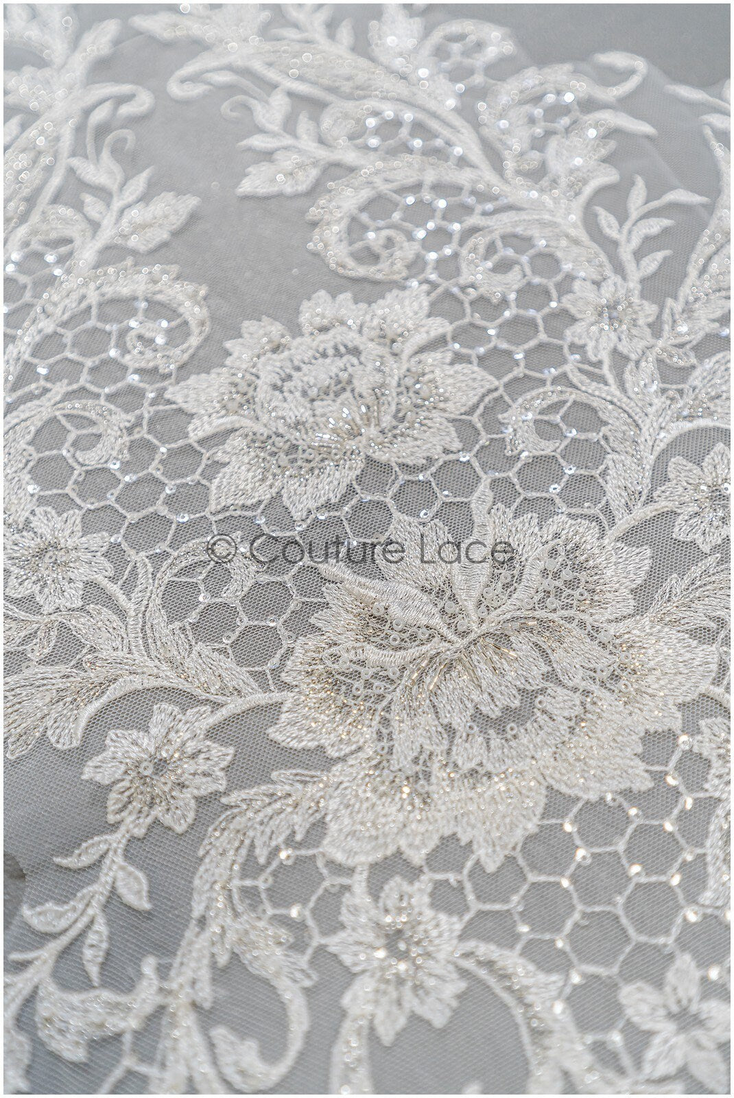 Perlen Applikation für Brautkleid, Blumenspitze Aufnäher, bestickte Spitzenapplikation, Brautapplikation// A21-196
