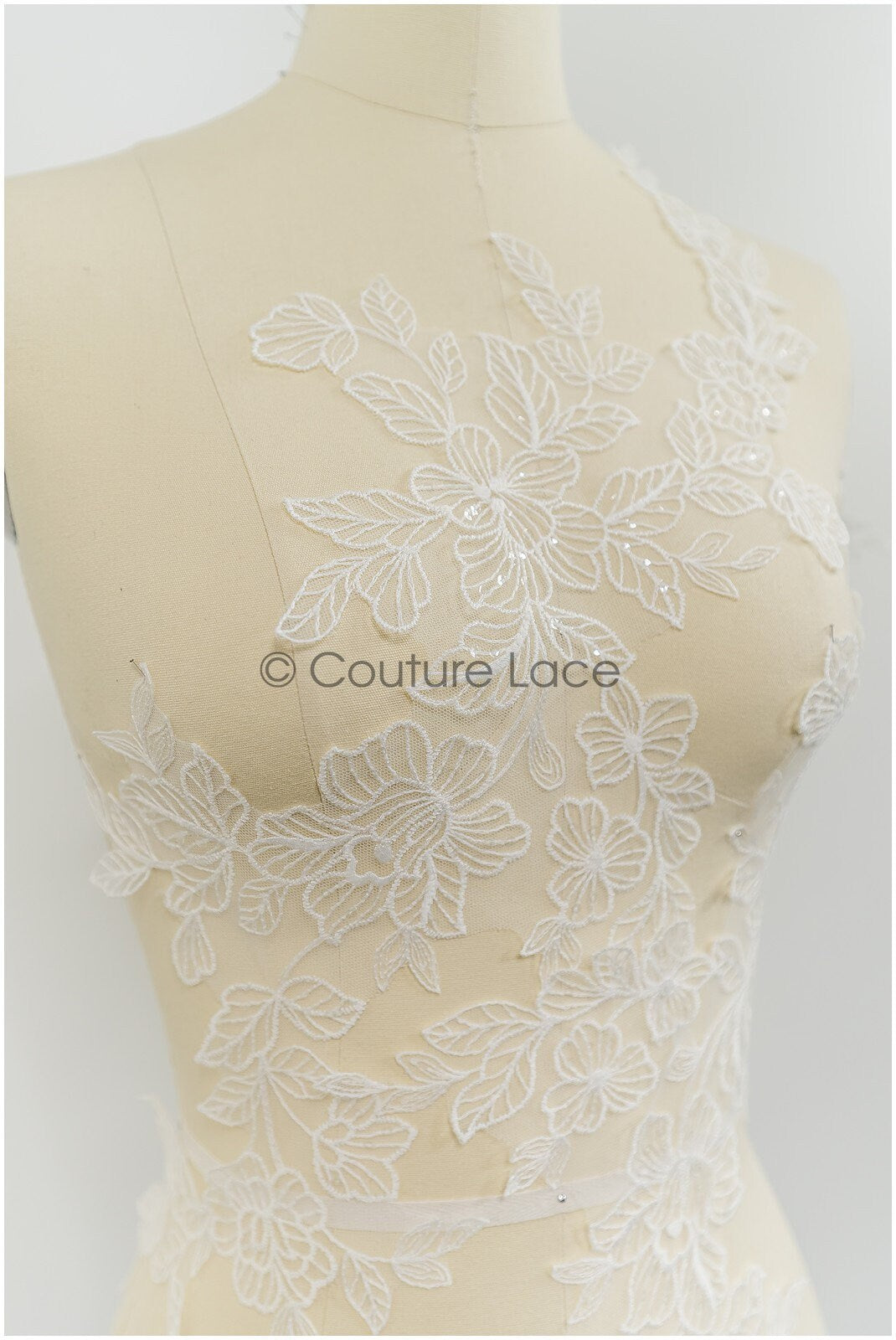 Perlen Applikationen für Brautkleid, Blumenspitzen Aufnäher, bestickte Spitzenapplikationen, kordelierte Spitzenapplikationen off-white// A21-213
