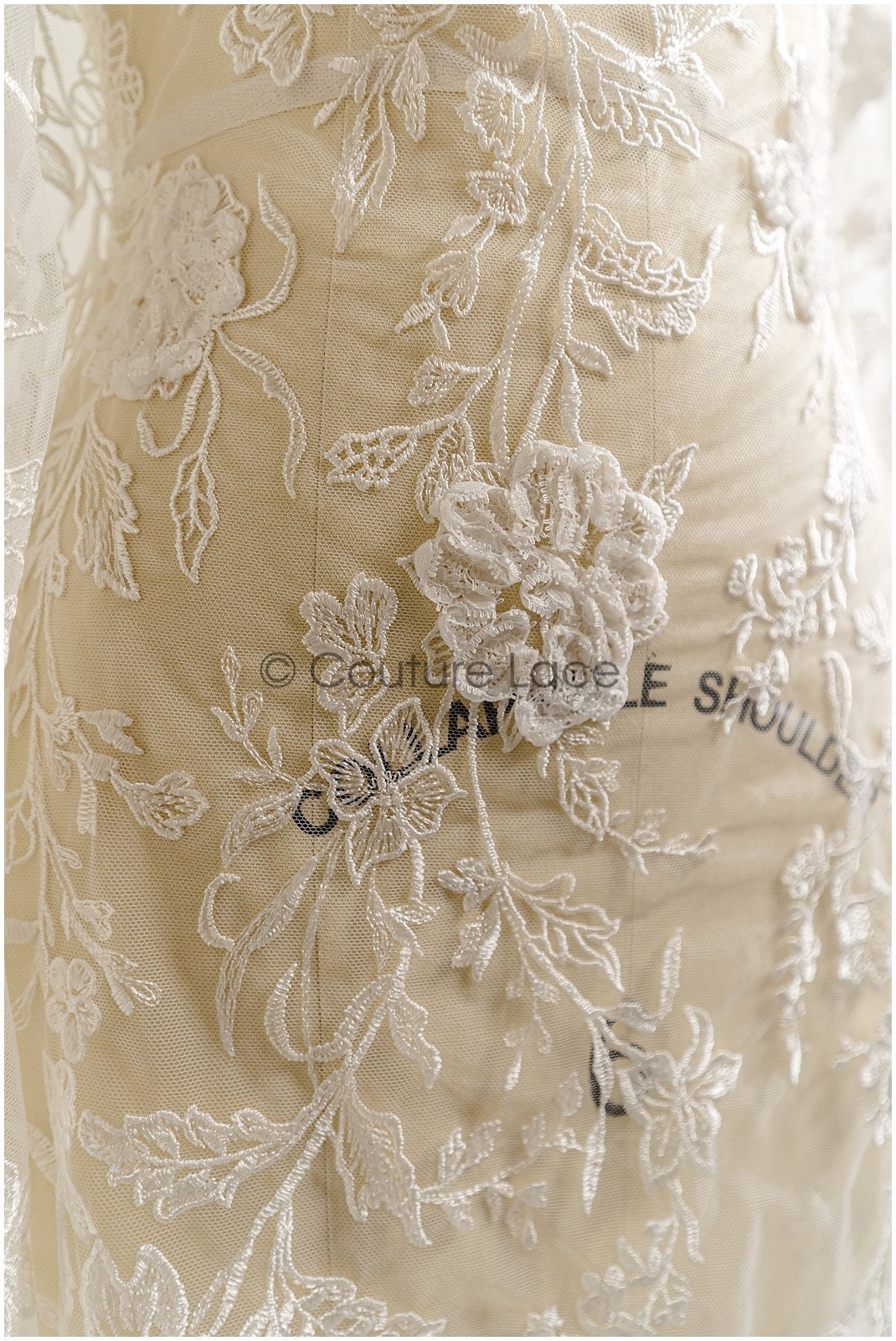 3D Blumen Spitzenstoff Off-White/ Braut Spitzenstoff/ romantische Spitze mit 3D Blumen/ Hochzeit Spitzenstoff// L22-219B