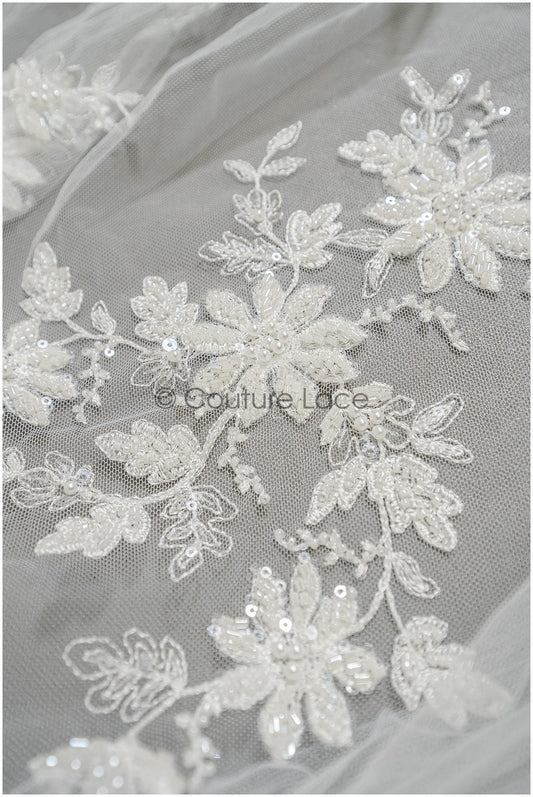 Schwerer Perlen Spitzenstoff Off-White/ Brautspitze mit Perlen & Pailletten/ Braut Spitze Stoff// L22-284B
