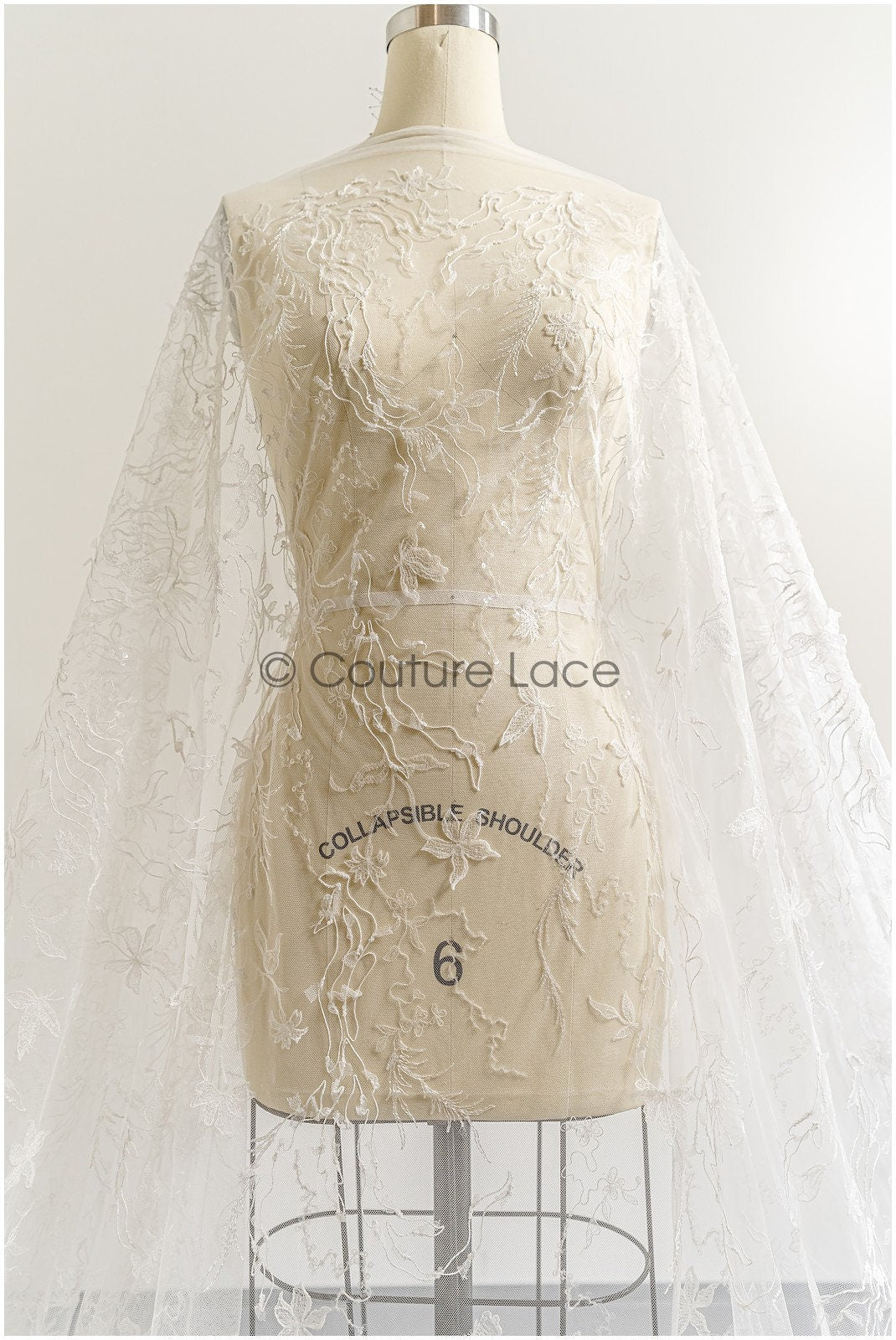 Spitzenstoff Off-White/ Braut Spitzenstoff/ romantischer Blumen Spitzenstoff mit Pailletten/ Hochzeit Spitzenstoff// L22-290