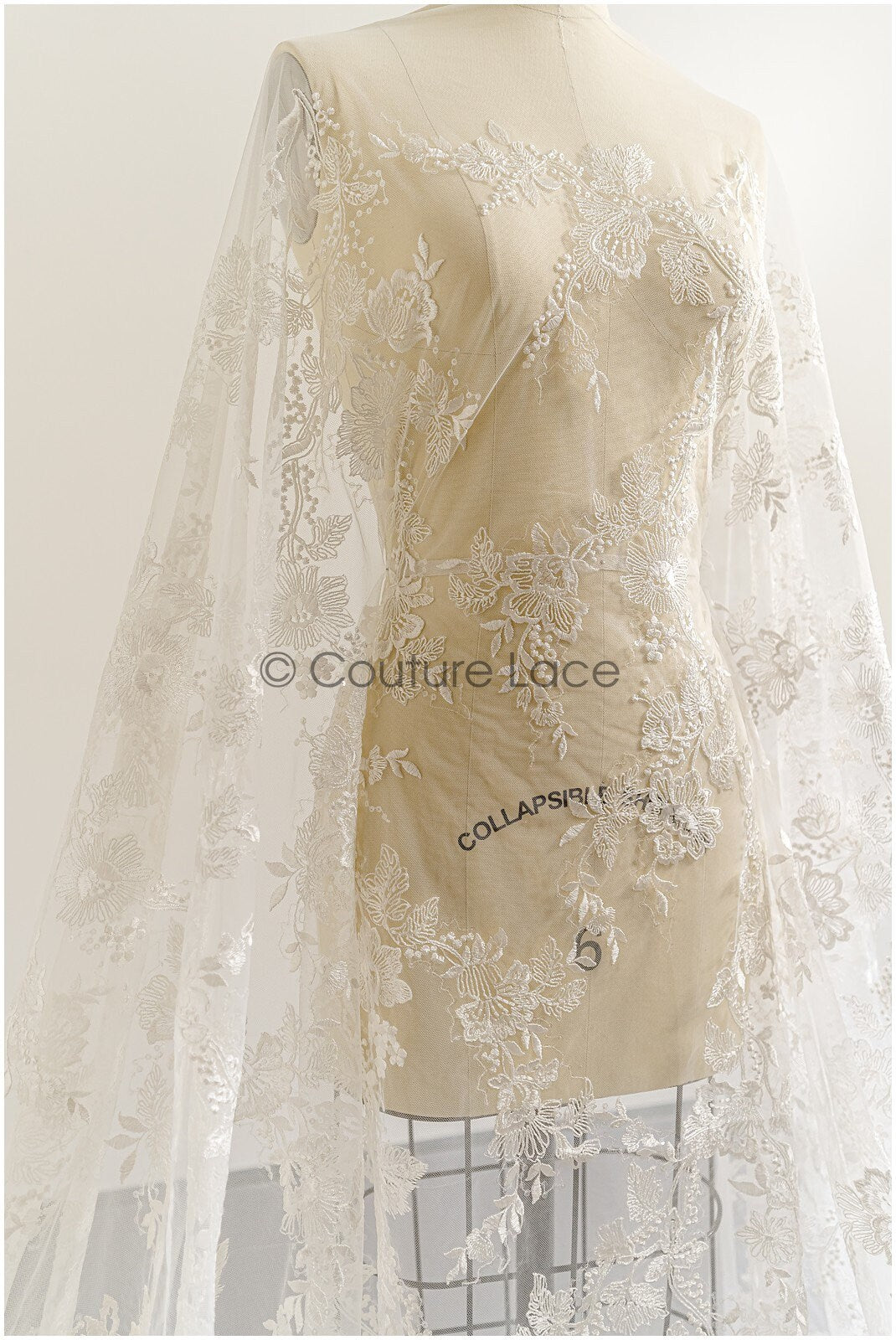 Romantischer floraler Spitzenstoff Off-White/ hochwertiger bestickter Braut Spitzenstoff/ Brautspitze Stoff// L22-295B