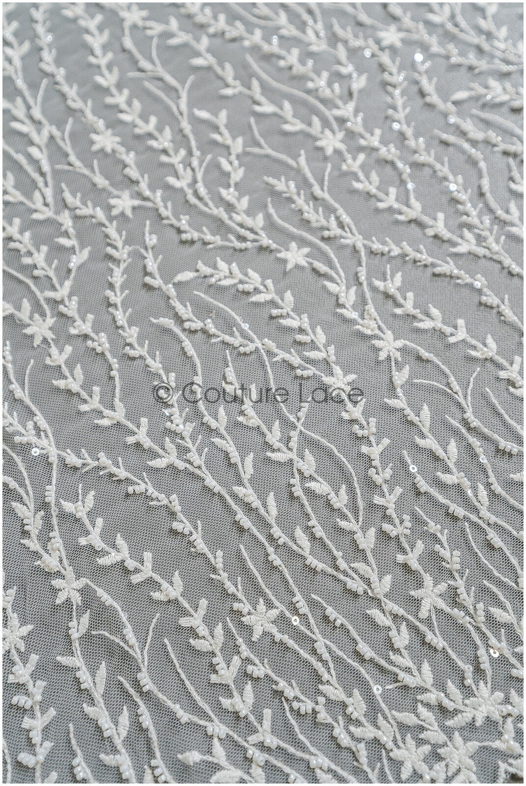 Perlen Spitzenstoff Off-White/ Brautspitze mit Perlen/ Hochzeitskleid Spitze mit Perlen & Pailletten/ Perlenspitze/ Französische Spitze// L22-301MB