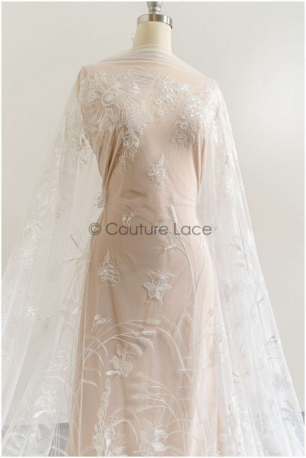 Romantischer Blumen Spitzenstoff/ bestickter Braut Spitzenstoff Off-White/ Spitzenstoff mit Blumen// L22-315