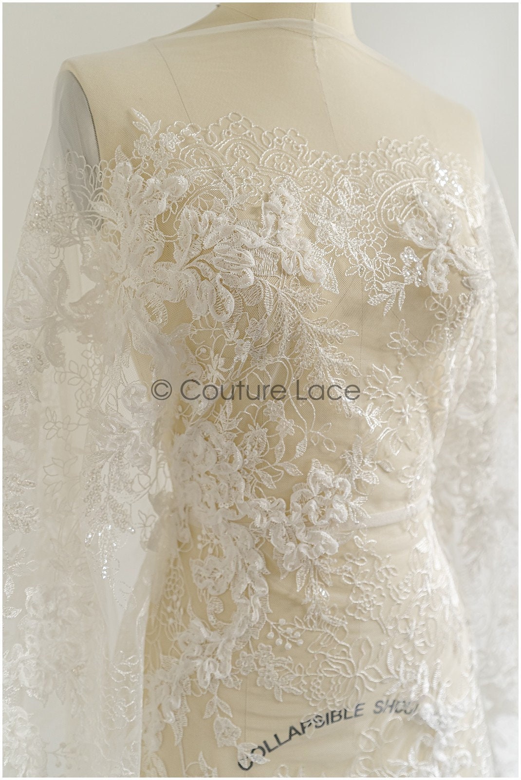 Wunderschöner 3D Blumen Spitzenstoff/ Braut Spitzenstoff Off-White/ romantischer floraler Spitzenstoff mit 3D Blumen/ französischer Spitzenstoff// L22-361B