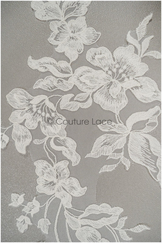 Florale SpitzenApplikationen für Brautkleid, Blumenspitze Aufnäher, bestickte Spitzenapplikationen, kordelierte Spitzenapplikationen off-white// A21-241