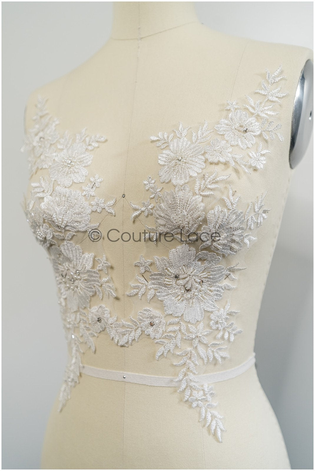 Perlen Applikation für Brautkleid, Blumenspitze Aufnäher, bestickte Spitzenapplikation, Brautapplikation// A21-227