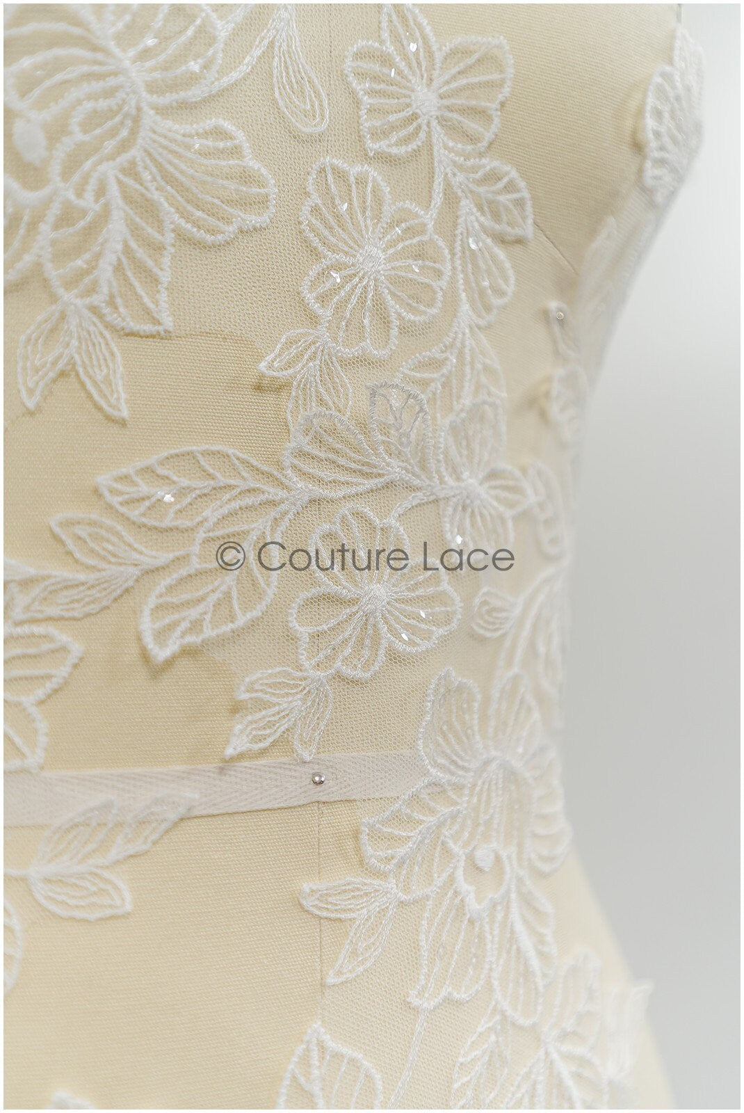 Perlen Applikationen für Brautkleid, Blumenspitzen Aufnäher, bestickte Spitzenapplikationen, kordelierte Spitzenapplikationen off-white// A21-213