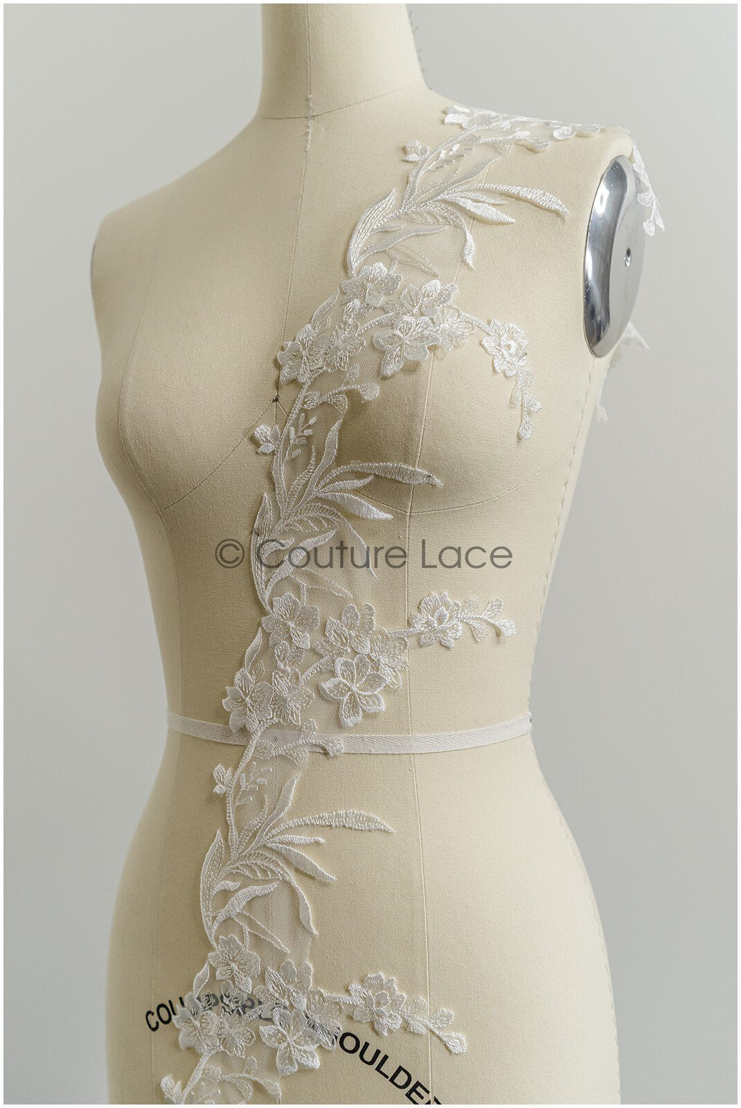 Romantic lace trim off-white/ wedding dress lace trim/ embroidered lace trim// T21-152