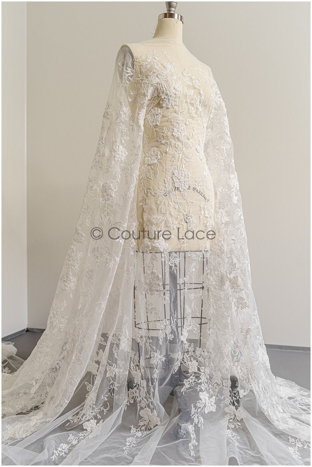 3D Blumen Spitzenstoff Off-White/ Braut Spitzenstoff/ romantische Spitze mit 3D Blumen/ Hochzeit Spitzenstoff// L22-219B