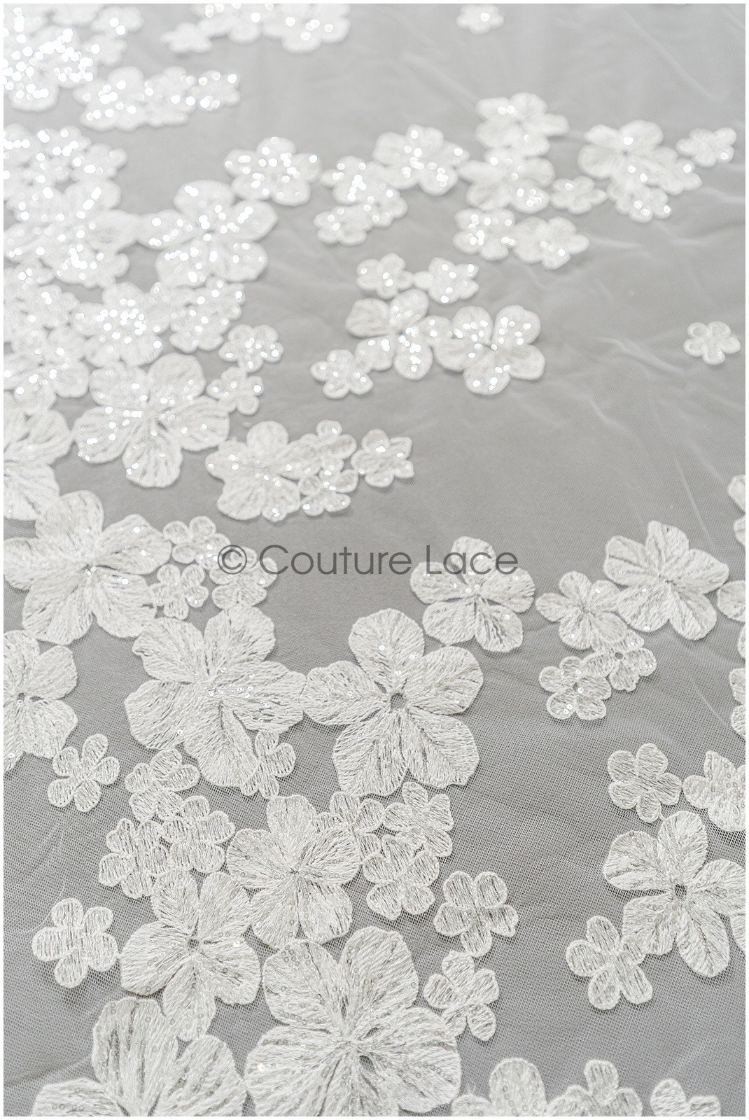Romantischer Floraler Spitzenstoff Off-White/ Brautspitze mit Blumenmuster & Pailletten/ Braut Spitzenstoff// L22-277