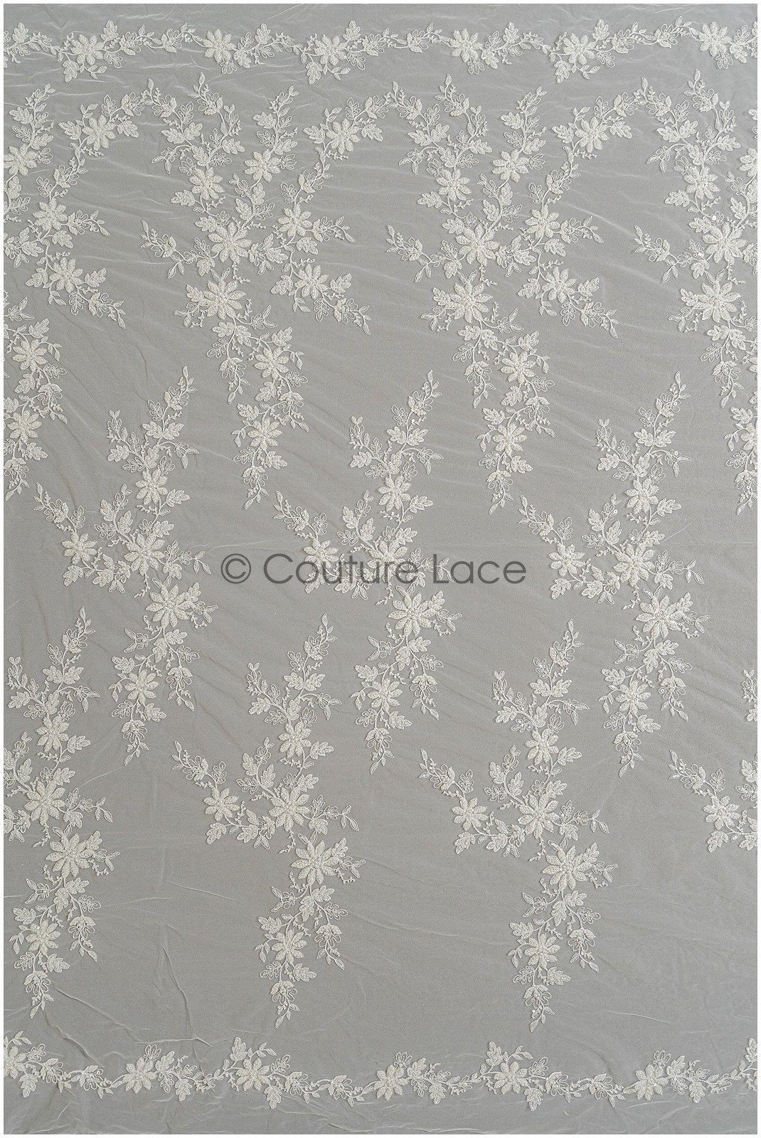 Schwerer Perlen Spitzenstoff Off-White/ Brautspitze mit Perlen & Pailletten/ Braut Spitze Stoff// L22-284B