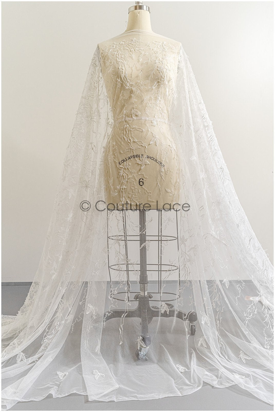 Spitzenstoff Off-White/ Braut Spitzenstoff/ romantischer Blumen Spitzenstoff mit Pailletten/ Hochzeit Spitzenstoff// L22-290