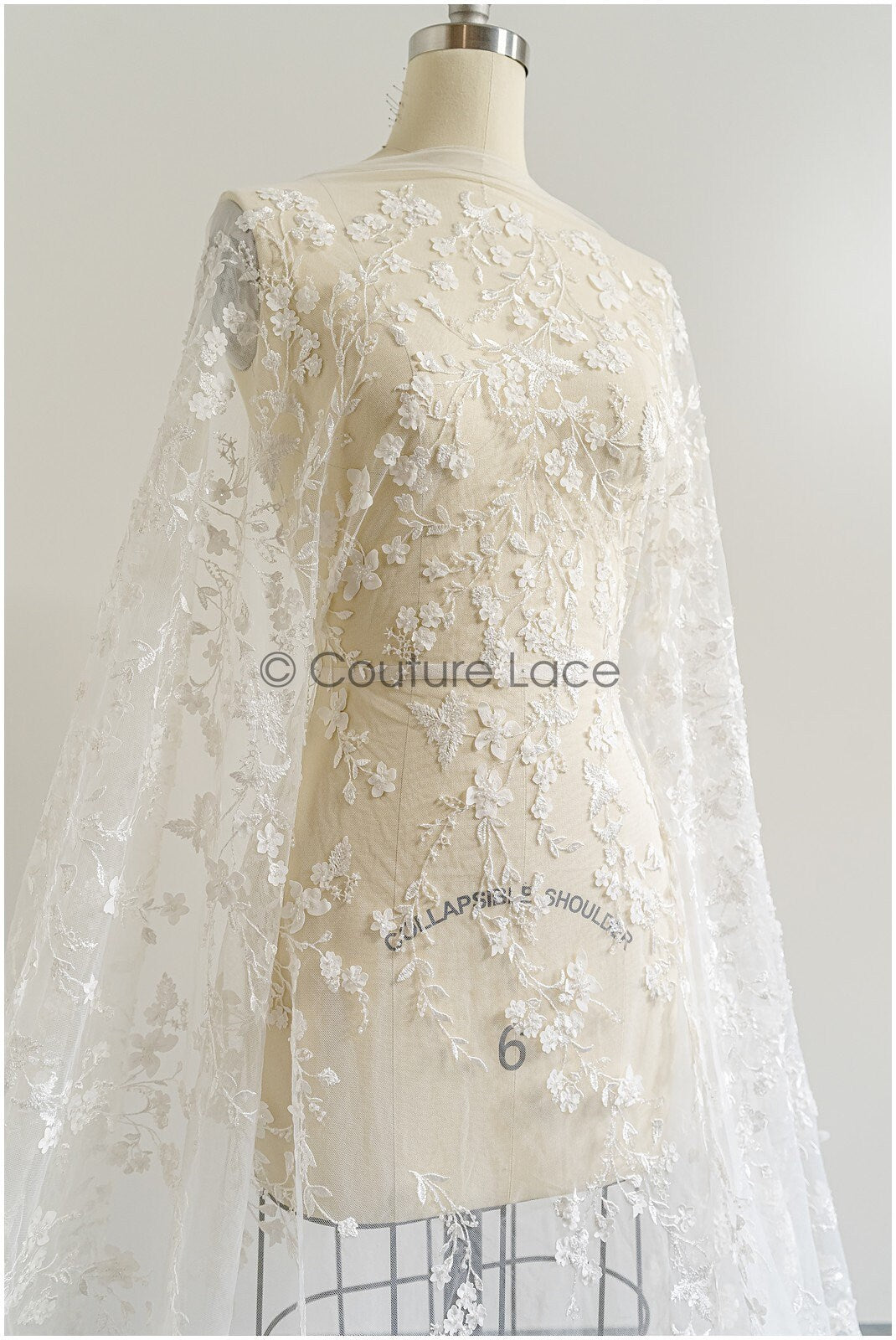 Spitzenstoff Off-White mit Perlen/ Brautspitze mit 3D-Blumen/ Brautkleid Spitz/ Perlenspitze// L22-305
