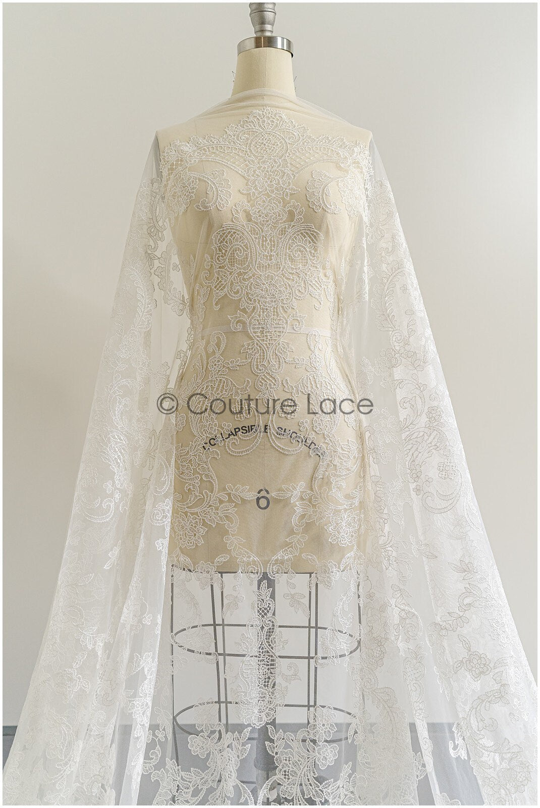 Royal Braut Spitzenstoff für Hochzeitskleid/ Brautspitze Stoff Off-White/ französische Braut Spitze// L22-307B