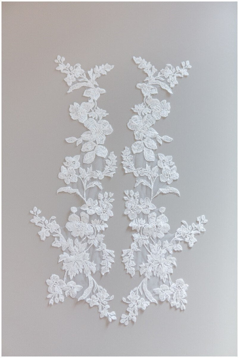 Spitzenblume Aufnäher, BlumenApplikation, Romantische BlumenSpitze Applikation, Hochzeitskleid Spitze, Hochzeitskleid Spitzenapplikation, Brautspitze// A17-131